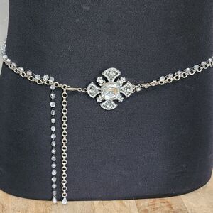 Luxe Crystal Pendant Necklace With Rhinestone Chain‎ & Adjustable Length